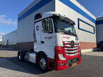 krockskadad bil vrachtwagen Mercedes Actros 2446 2017/1