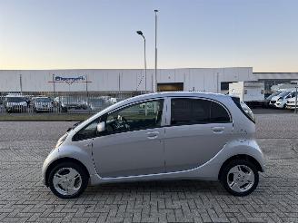 Vaurioauto  passenger cars Mitsubishi I miev  2011/1