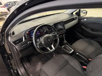 Renault Clio 1.6 E-Tech Hybrid 145 Equilibre picture 16