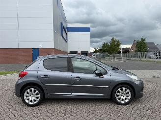 Vaurioauto  passenger cars Peugeot 207 1.6 VTi Sportium AIRCO 2010/10