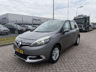 skadebil auto Renault Scenic Clima - Navi 2014/2
