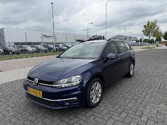 damaged passenger cars Volkswagen Golf 1.0 TSI Clima - Navi 2017/11
