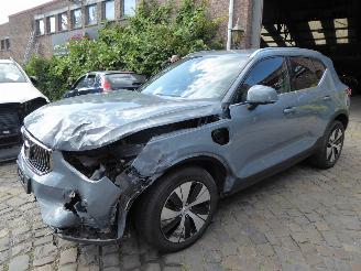 krockskadad bil auto Volvo XC40 Core Recharge Plug-In Hybrid 2WD 2024/1