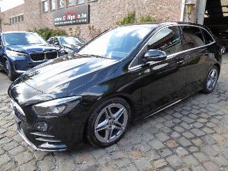 Mercedes B-klasse 180d AMG picture 1