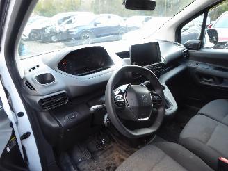 Peugeot Partner Premium L1 picture 10
