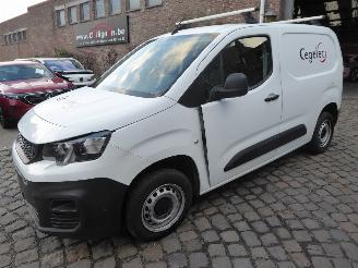 Unfallwagen Peugeot Partner Premium L1 2021/5