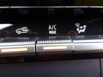 Renault 5 5 E-Tech Electric 150 Comfort Range Iconic Five picture 21