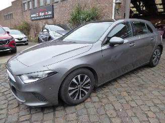 krockskadad bil auto Mercedes A-klasse 180 d 2021/5