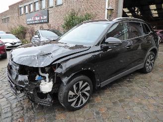 damaged passenger cars Volkswagen Tiguan 1.5 TSI eHybrid 150 kW Life 2025/2