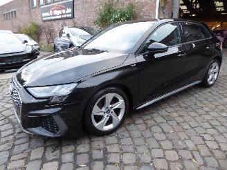 krockskadad bil auto Audi A3 Sportback 30 TDI S line 2021/11