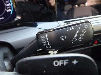 Volkswagen Golf 1.5 eHybrid OPF 110kW DSG Style picture 21