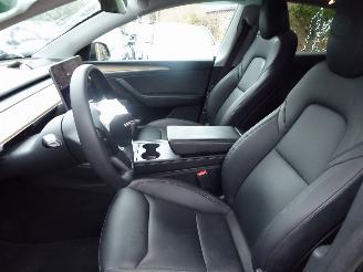 Tesla Model Y Long Range Dual AWD picture 16