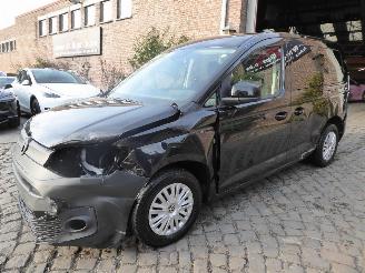 krockskadad bil auto Volkswagen Caddy  2024/6