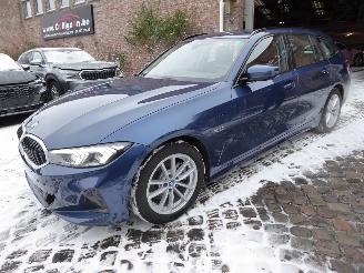 skadebil auto BMW 3-serie 320e Hyb 2023/2