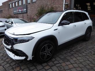 krockskadad bil auto Mercedes EQB 300 4Matic AMG Line 2023/1