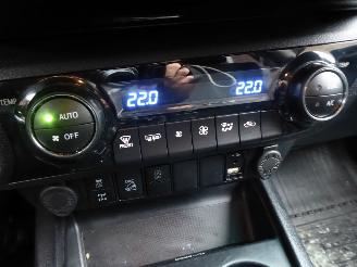 Toyota Hilux Double Cab 4x4 picture 23