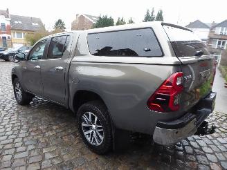 Toyota Hilux Double Cab 4x4 picture 8