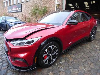 Voiture accidenté Ford Mustang Mach-e Premium AWD 2021/8