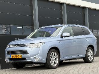 begagnad bil auto Mitsubishi Outlander 2.0 PHEV Instyle Leer Dak Camera 2013/11