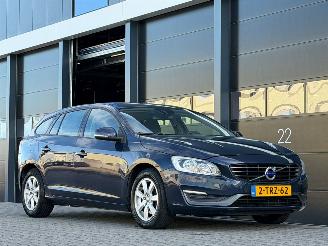 Volvo V-60 1.6 D2 Navi Clima PDC picture 2