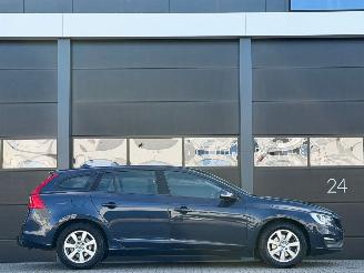 Volvo V-60 1.6 D2 Navi Clima PDC picture 3
