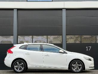 Volvo V-40 2.0 D2 Navi Clima PDC picture 3