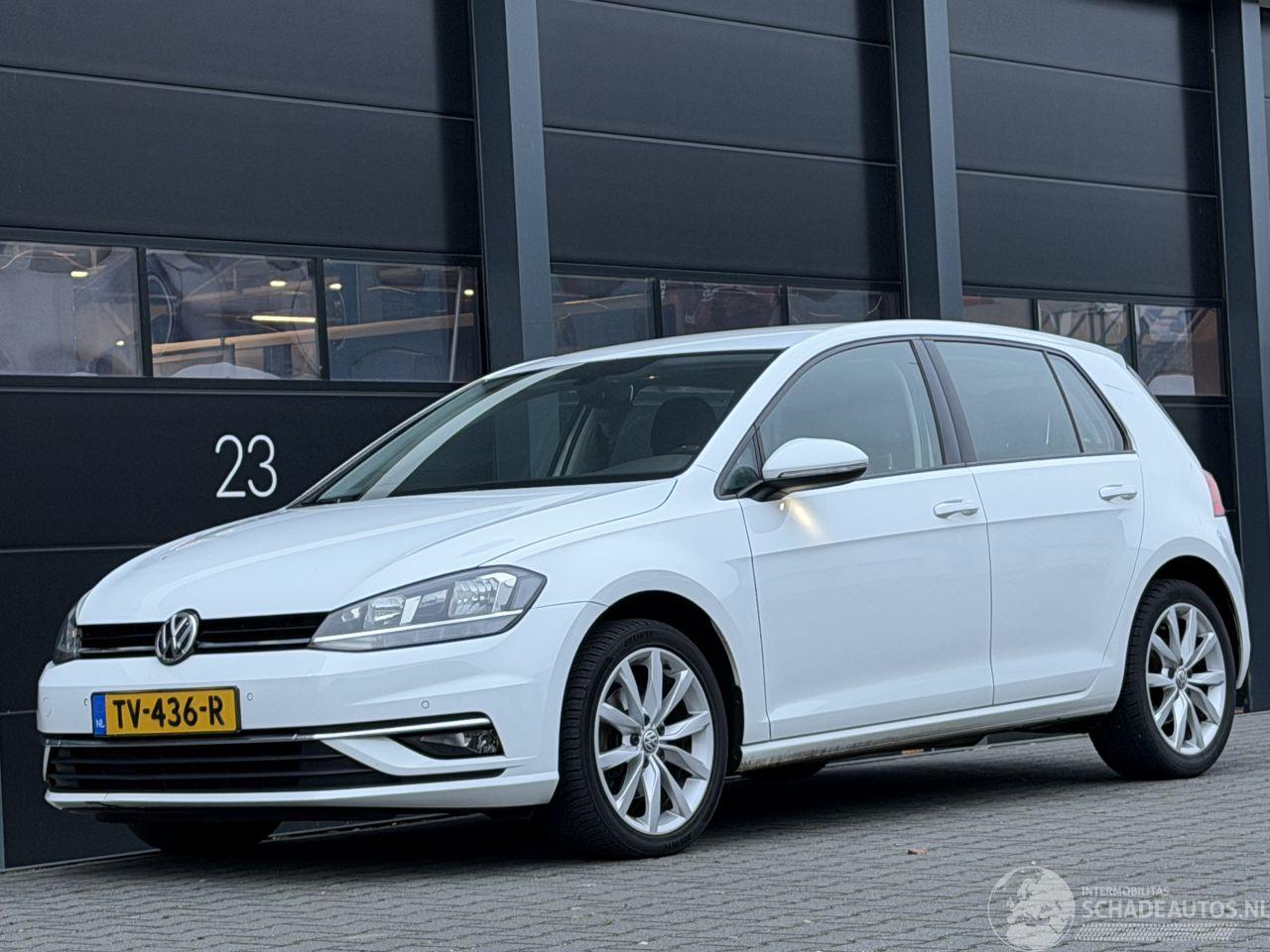 Volkswagen Golf 1.6 TDI Highline Virtual Cockpit Clima