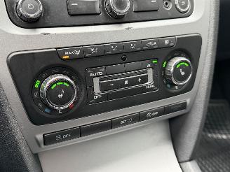 Skoda Octavia 1.6 TDI Navi Clima PDC picture 10