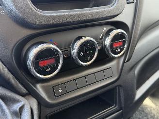Iveco Daily 35S15V 2.3 Clima 3-PERS picture 11