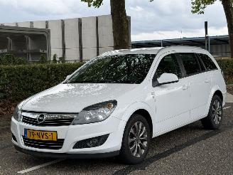 Vaurioauto  passenger cars Opel Astra STATION WAGON 1.6 111 years Edition 2010/11