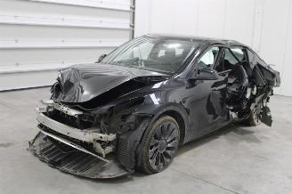 Vrakbiler auto Tesla Model Y  2023/10