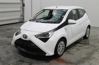 Vrakbiler auto Toyota Aygo  2021/8