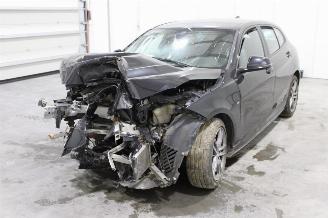 Salvage car BMW 1-serie 118 2020/2