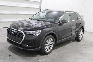 krockskadad bil auto Audi Q3  2023/2
