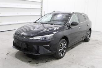 krockskadad bil auto MG MG5  2023/7