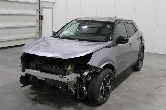 krockskadad bil auto Peugeot 2008  2023/11