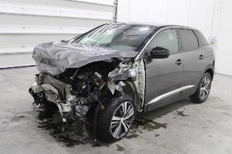 krockskadad bil auto Peugeot 3008  2024/2