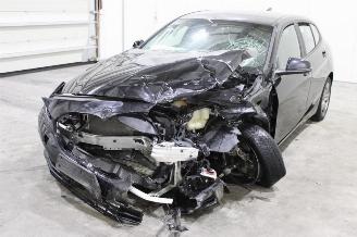 Schadeauto BMW 1-serie 118 2022/1