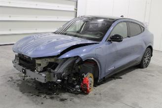 krockskadad bil auto Ford Mustang  2024/6