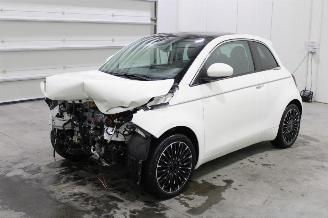 krockskadad bil auto Fiat 500  2022/9