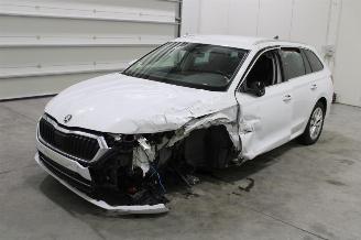 krockskadad bil auto Skoda Octavia  2023/3