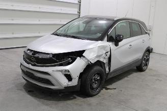 Vaurioauto  passenger cars Opel Crossland X 2023/12