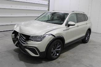skadebil auto Volkswagen Tiguan  2023/12