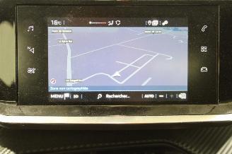 Peugeot 208  picture 13