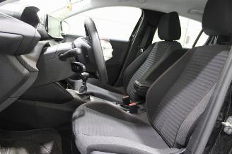 Peugeot 208  picture 10