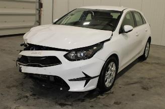 Vaurioauto  passenger cars Kia Cee d cee'd 2024/9