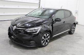 skadebil auto Renault Clio  2023/3