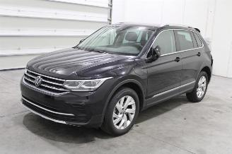 Vaurioauto  passenger cars Volkswagen Tiguan  2023/4