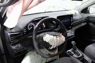 Hyundai Ioniq  picture 11