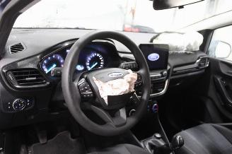 Ford Fiesta  picture 10